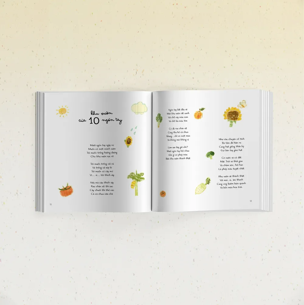 Mỗi bài thơ được điểm xuyết bằng những minh họa nhỏ nhắn đáng yêu Mỗi bài thơ được điểm xuyết bằng những minh họa nhỏ nhắn đáng yêu