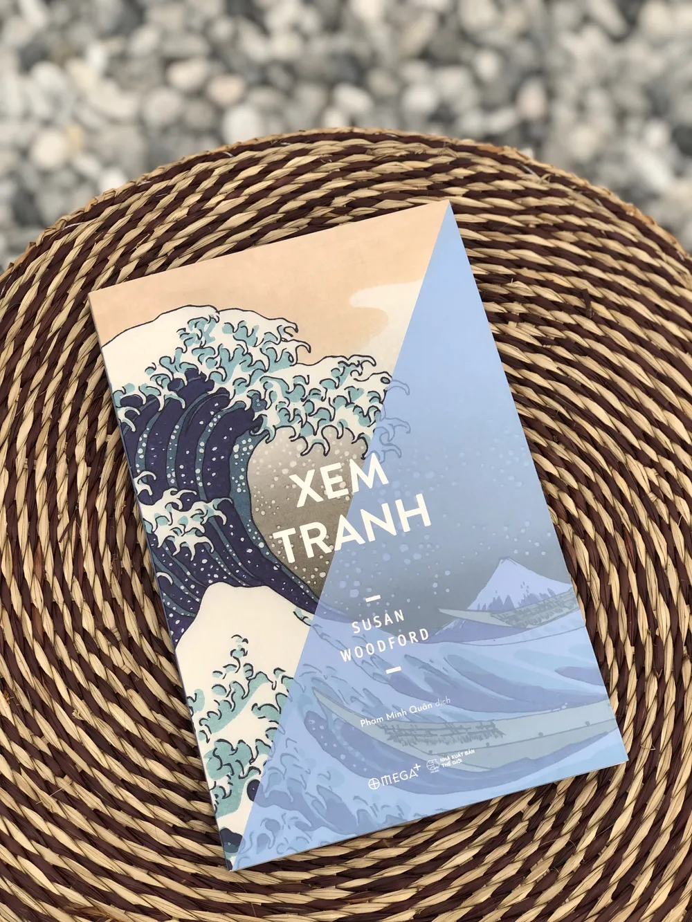 &quot;Xem tranh&quot; chú trọng vào việc phân tích nguồn gốc, thiết kế và chủ đề của hơn 100 bức tranh từ những thời kỳ và vùng đất khác nhau