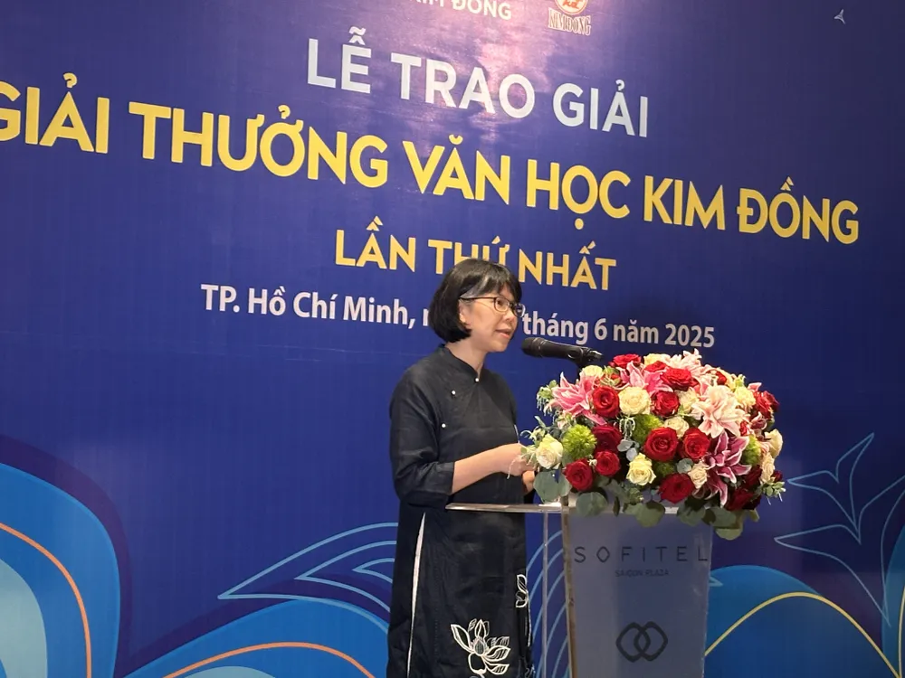 Bà Vũ Thị Quỳnh Liên, Tổng Biên tập NXB Kim Đồng, đọc thông tin phát động Cuộc vận động sáng tác 2025-2027 IMG_1278.JPG