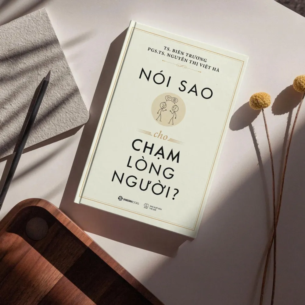 The book is the result of the dedication of two authors: Dr. Bien Truong and Associate Professor, Dr. Nguyen Thi Viet Ha. Noi-sao-cho-cham-long-nguoi2.JPG