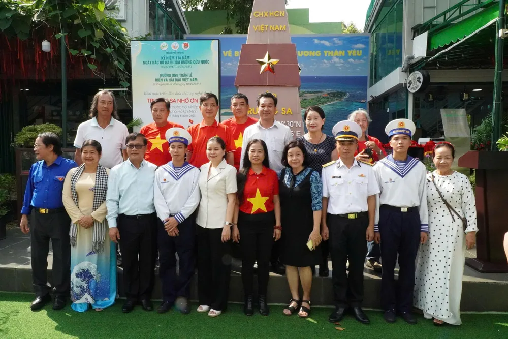 Không gian Hướng về Biển đảo quê hương đã trở thành nơi tổ chức nhiều sự kiện, hoạt động về biển, đảo z6674602739455_cef0747539ff66c199c71a35eb3f90a3.jpg