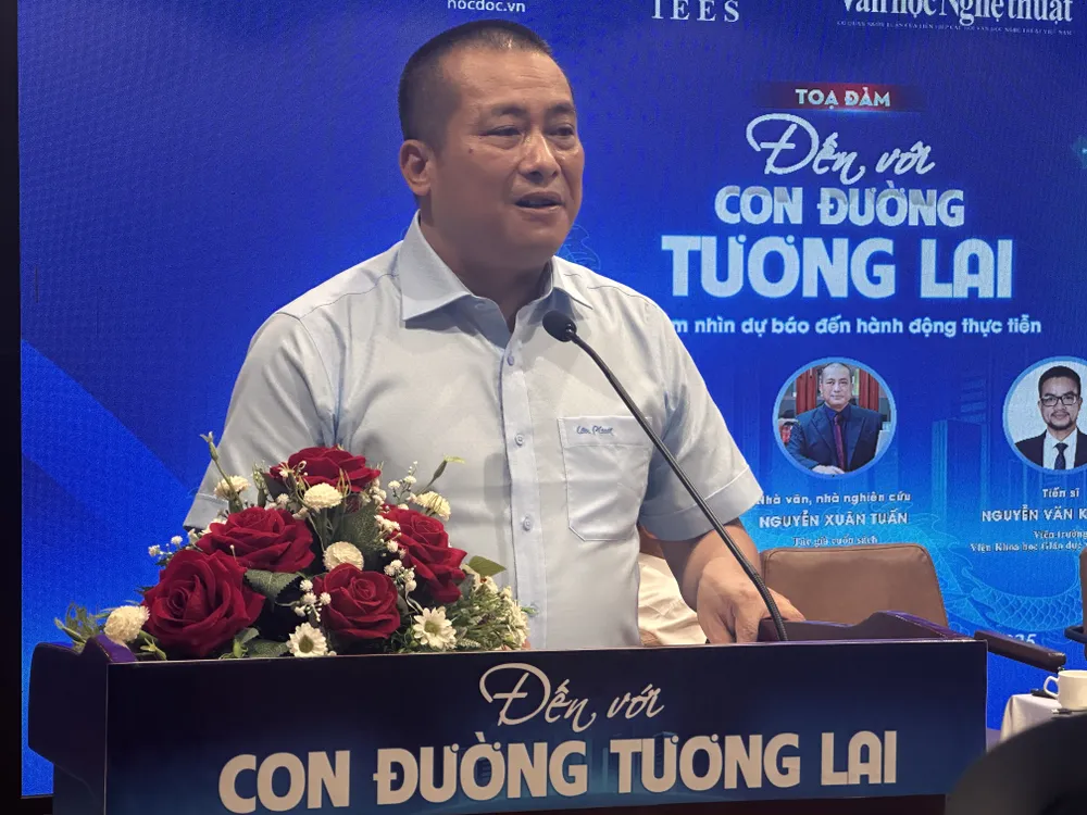 Tác giả - nhà nghiên cứu Nguyễn Xuân Tuấn chia sẻ tại chương trình IMG_2852.JPG