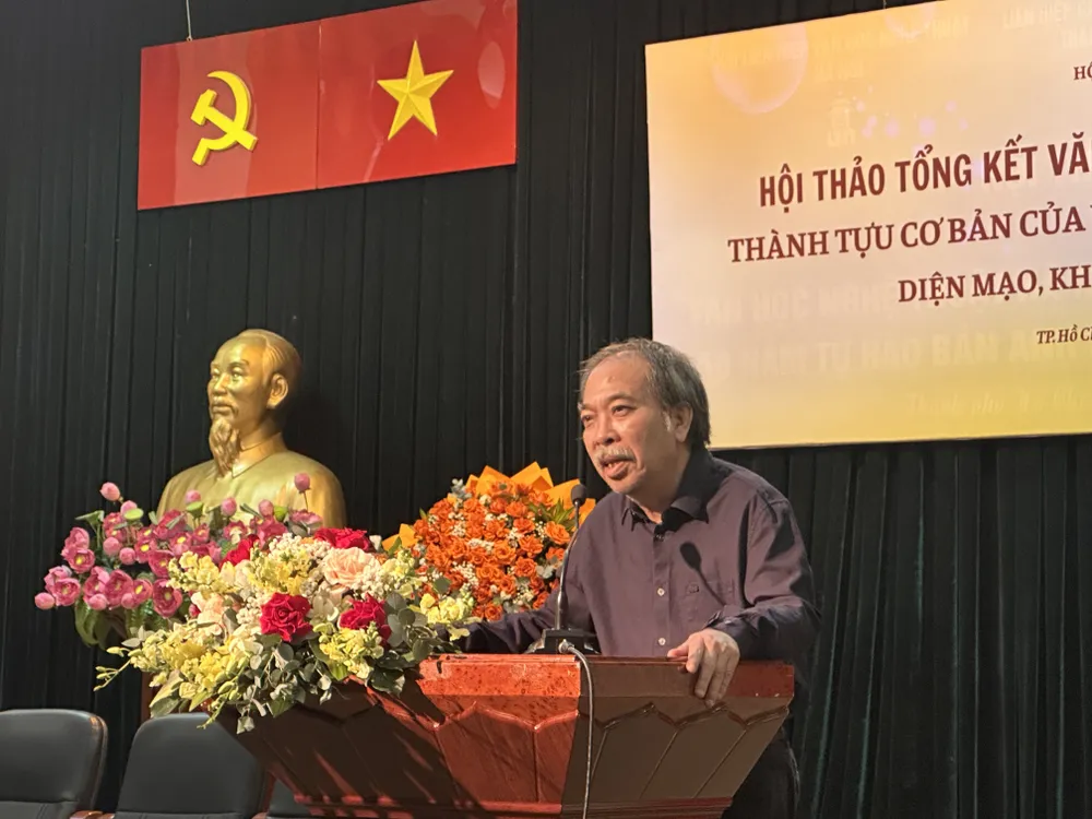 Nhà văn Nguyễn Quang Thiều, Chủ tịch Hội Nhà văn Việt Nam, phát biểu tại hội thảo IMG_3679.JPG