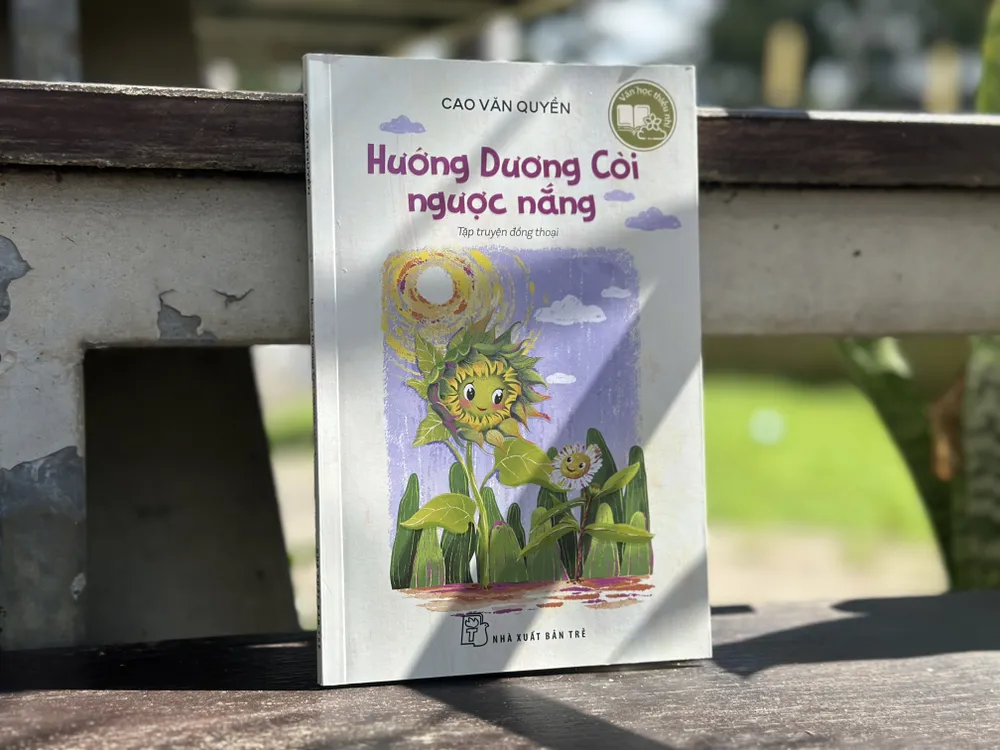 Tập truyện "Hướng Dương Còi ngược nắng" của tác giả Cao Văn Quyền IMG_4660.jpg