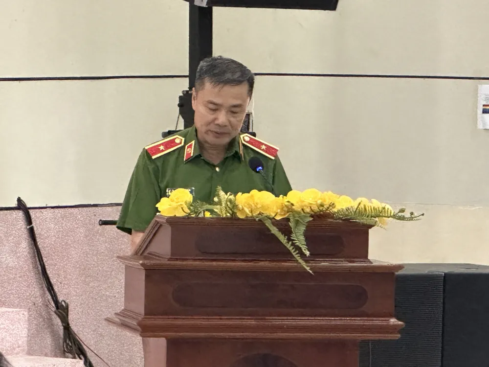 Docent Dr. Do Anh Tuan, partisekreterare och rektor för Folkets polisuniversitet, talade vid konferensen. Foto: QUYNH YEN IMG_5756.JPG