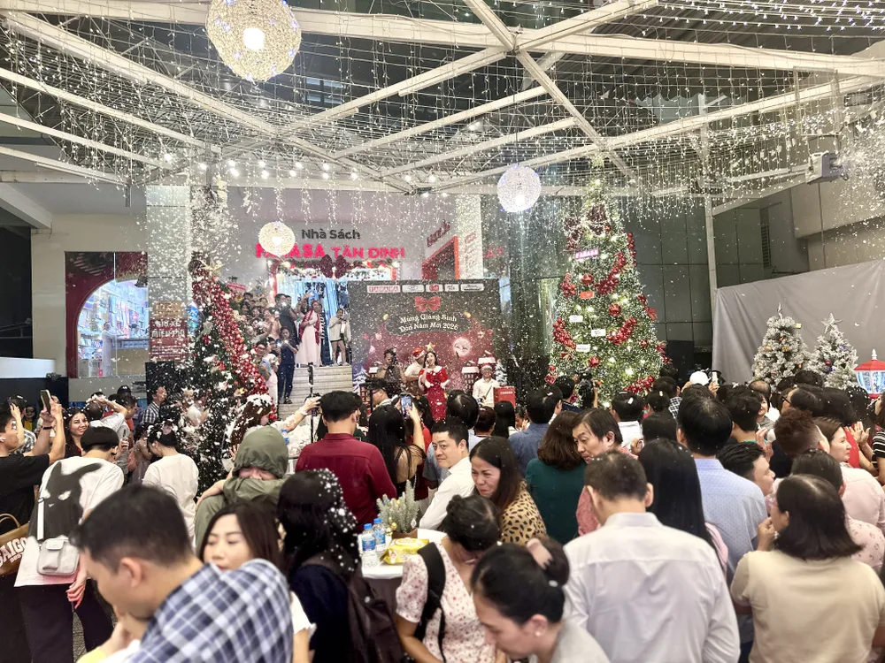 Numerous parents and children attended the opening ceremony of the IMG_6862.jpg