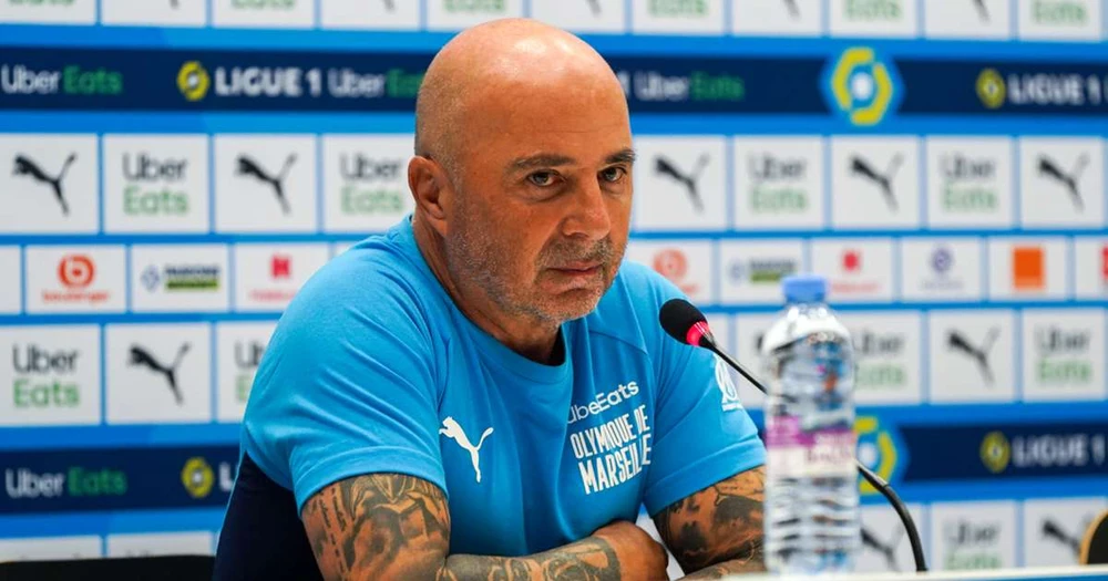 HLV Sampaoli bất ngờ chia tay Marseille