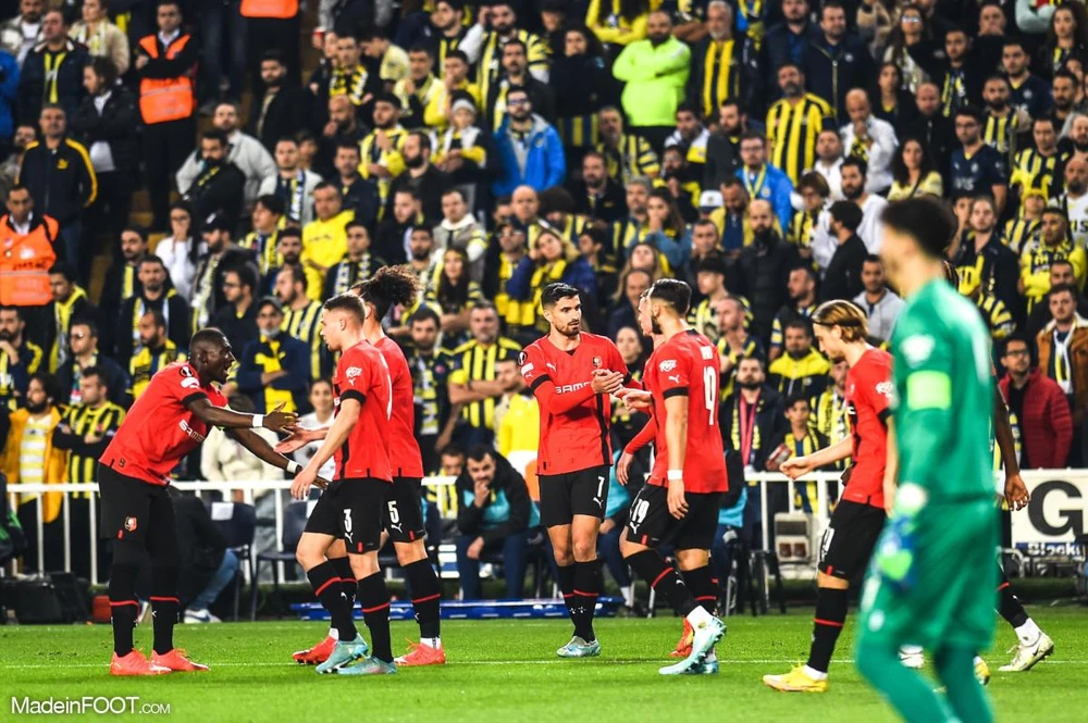 Rennes mất cơ hội soán ngôi Fenerbahhce