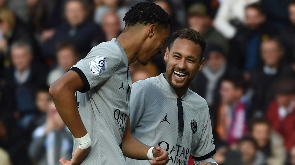 Neymar vừa chói sáng trước đối thủ Lorient