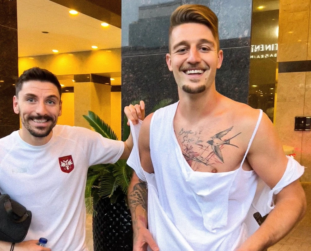 Milinkovic-Savic xé áo chào con gái đầu lòng