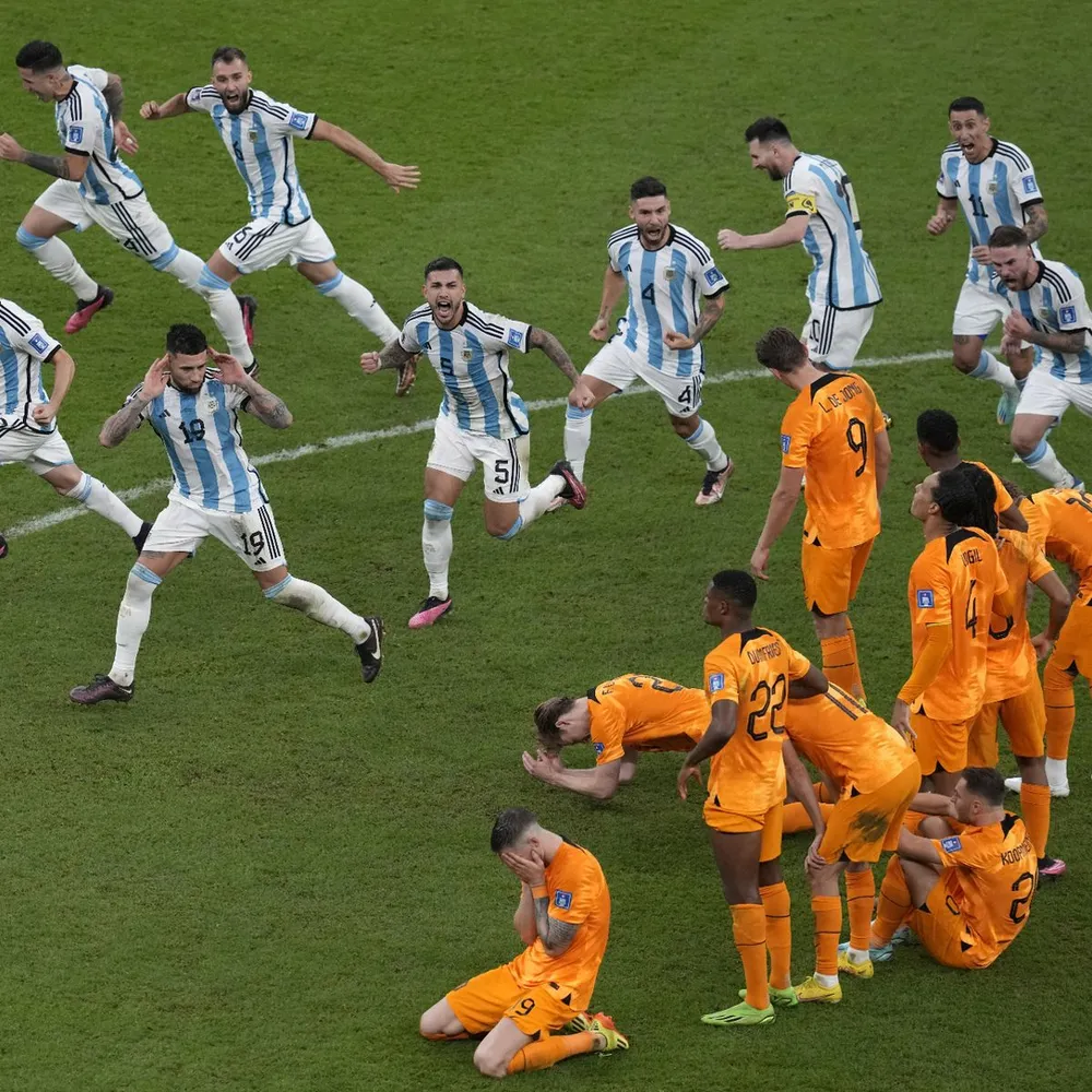 Argentina trêu ngươi Hà Lan khi chiến thắng loạt luân lưu