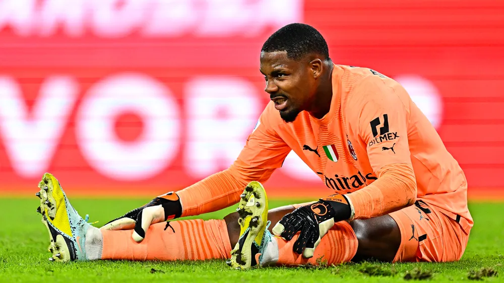Mike Maignan chưa biết khi nào trở lại bắt chính cho Milan
