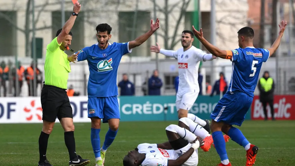 Thẻ đỏ dễ hiểu cho Bailly Thẻ đỏ dễ hiểu cho Bailly