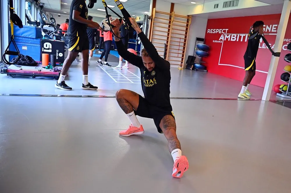 Neymar tích cực tập luyện