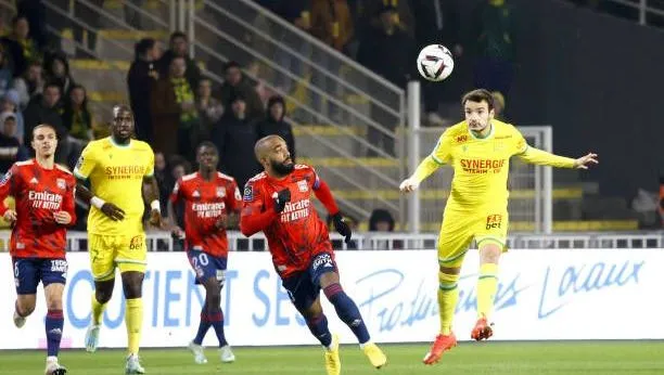 Lyon sẽ chạm trán ĐKVĐ Nantes ở Bán kết Cúp Quốc Gia Pháp Lyon sẽ chạm trán ĐKVĐ Nantes ở Bán kết Cúp Quốc Gia Pháp