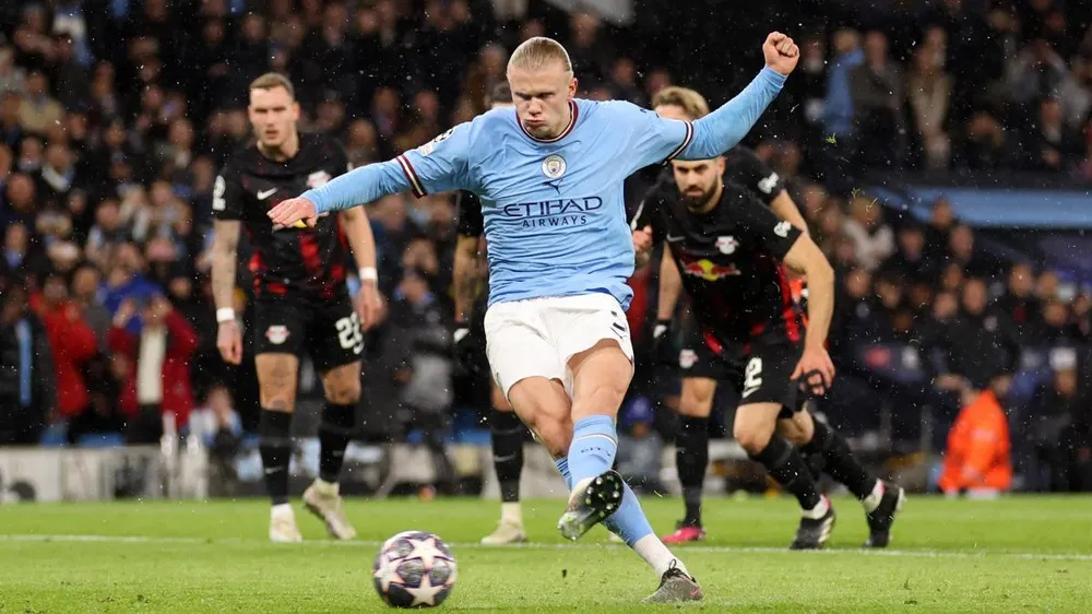 Haaland sút tung lưới Leipzig