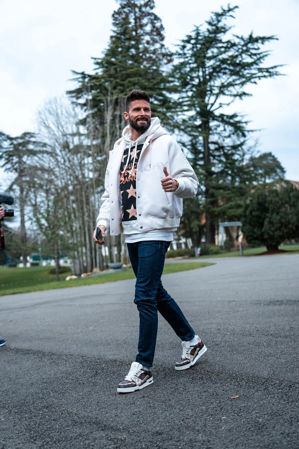 &quot;Anh lớn&quot; Olivier Giroud