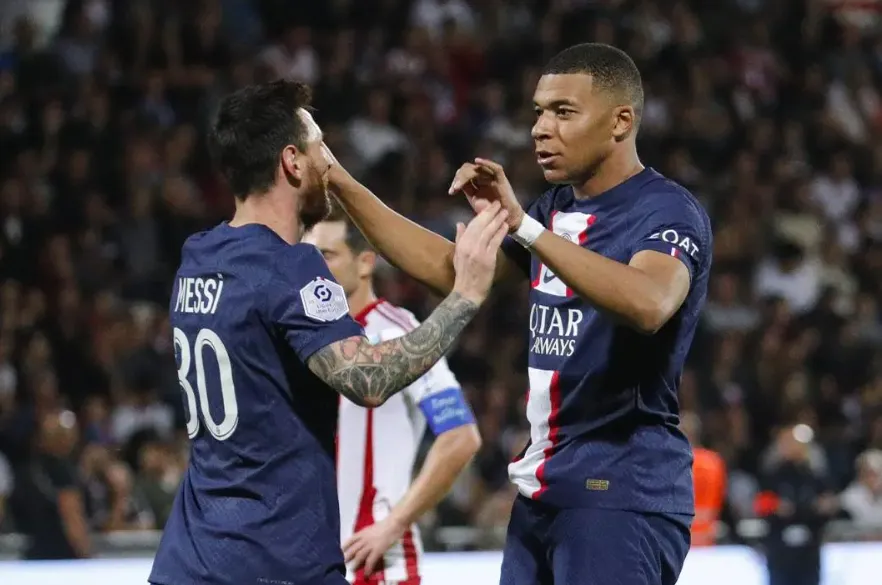 Mbappe sẽ cùng Messi đánh bại Lyon?