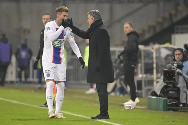 HLV Galtier muốn Ramos ở lại HLV Galtier muốn Ramos ở lại