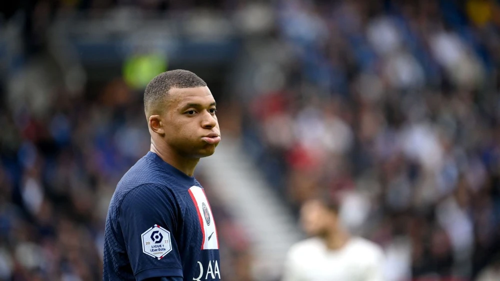 Mbappe thất vọng sau khi thua Lorient