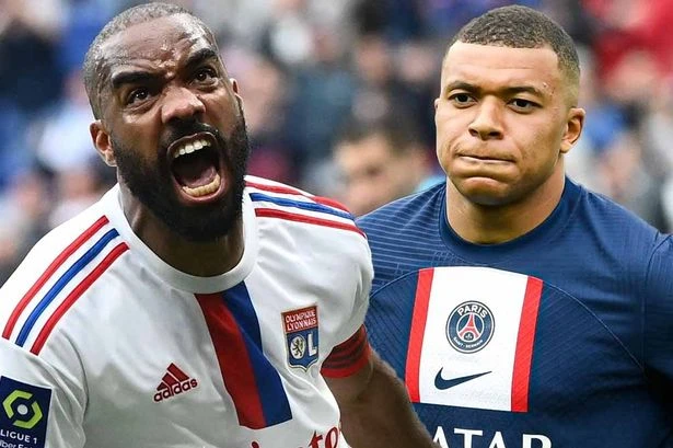 Lacazette - "Kẻ thách thức" Mbappe