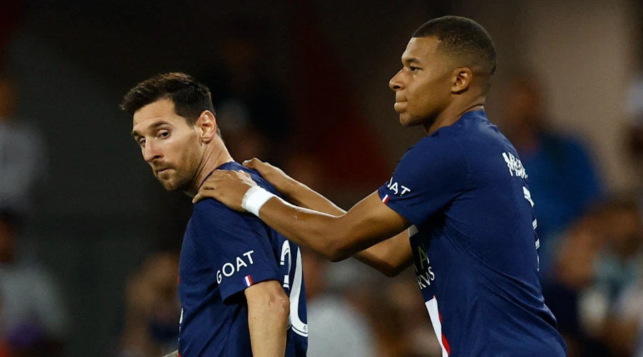 Mbappe động viên Messi