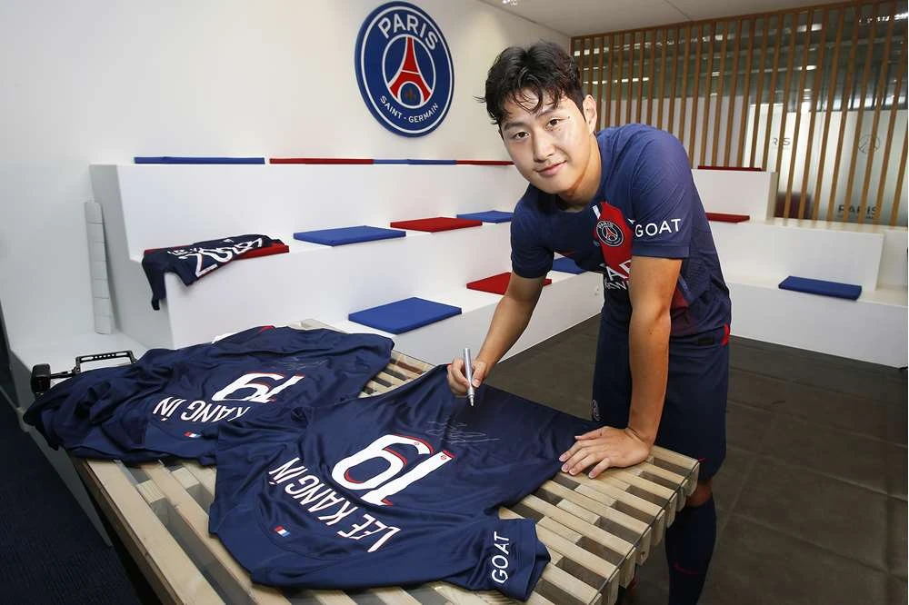 "Messi Hàn Quốc" - Lee Kang-in gia nhập PSG