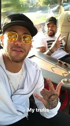 Neymar và Travis Scott