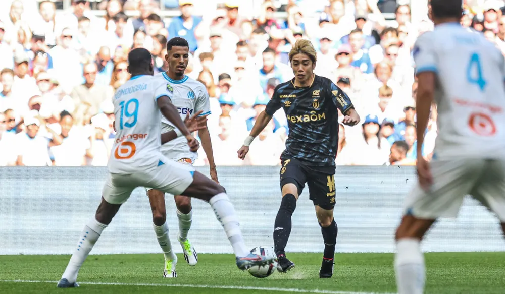 Tuyển thủ Nhật Bản Junya Ito mở tỷ số cho Reims