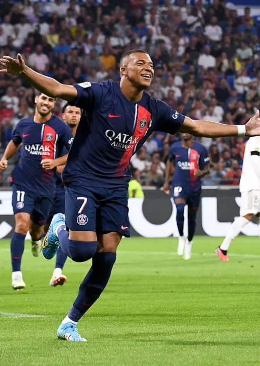 Mbappe vừa cùng PSG thắng dễ Lyon Mbappe vừa cùng PSG thắng dễ Lyon