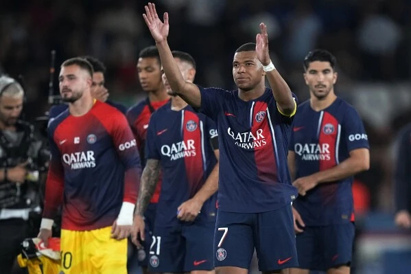 PSG chịu kỷ luật, 4 ngôi sao bị 'treo giò'