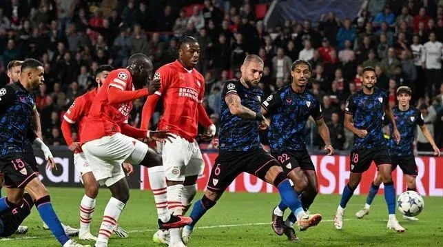 PSV trong trận hòa Sevilla