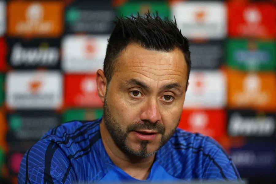 HLV Roberto De Zerbi thận trọng trước Ajax