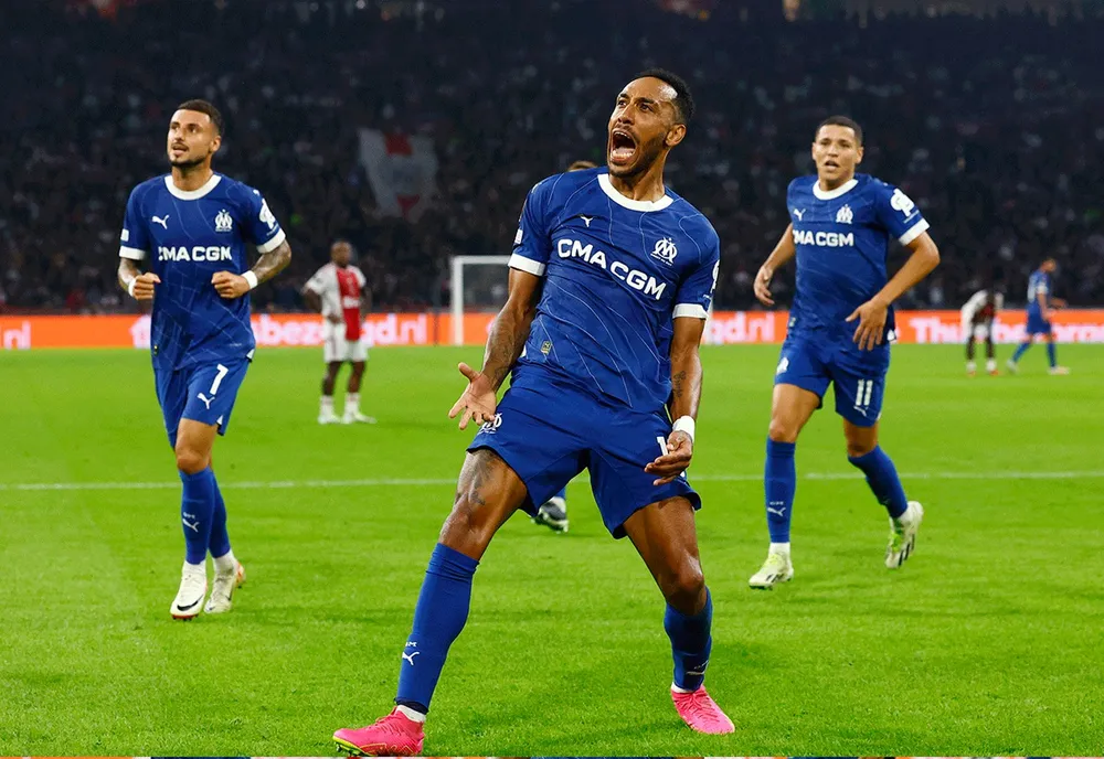 Aubameyang sẽ lại phá lưới Ajax?