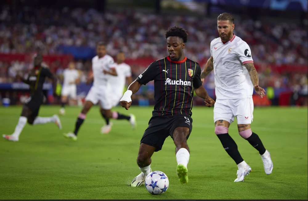 Lens - Sevilla: Quyết đấu cho mục tiêu cuối