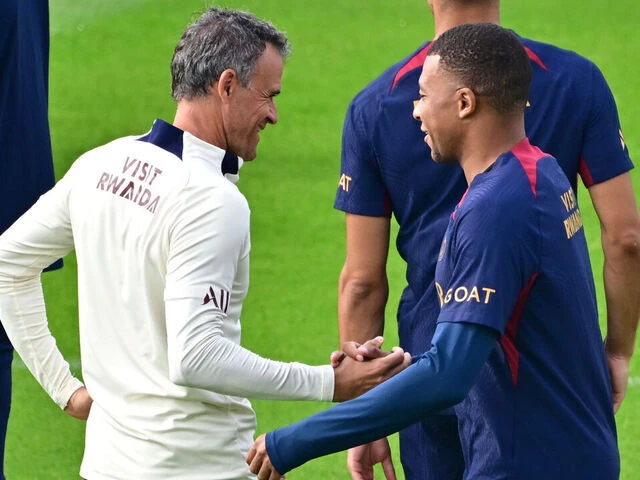 HLV Luis Enrique bất ngờ... tức giận vì Mbappe