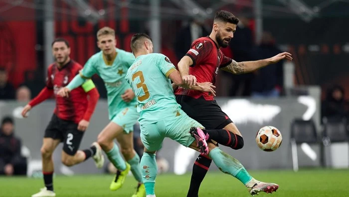 Giroud đối đầu Slavia Praha ở lượt đi