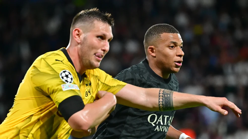 Niklas Sule khó lòng cản bước Mbappe