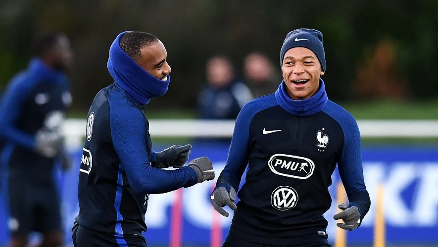 Lacazette sẽ sát cánh cùng Mbappe tại tuyển Olympic Pháp?