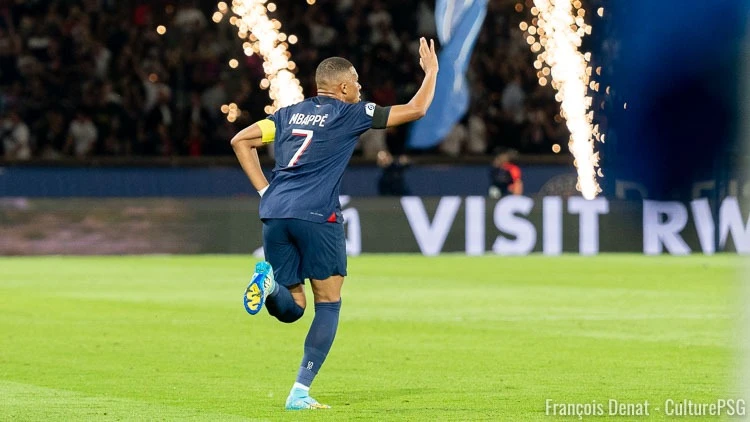 Lần cuối Mbappe xuất hiện tại Parc Des Princes với tư cách cầu thủ của PSG