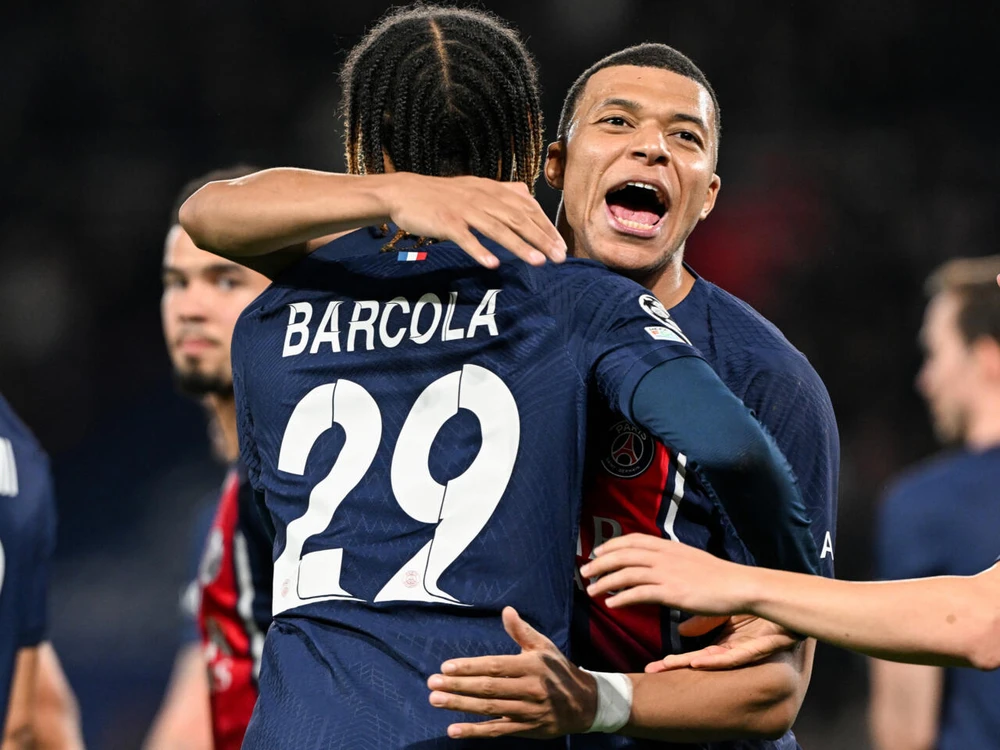 Sao trẻ Barcola tỏ lòng biết ơn 'người thầy' Mbappe