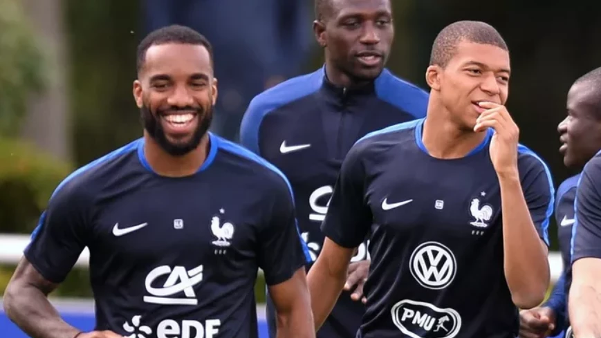 Lacazette: 'Tôi chờ Mbappe tại Olympic Paris 2024!'