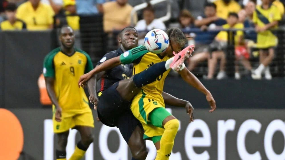 Moises Caicedo cùng các đồng đội thắng mãn nhãn Jamaica