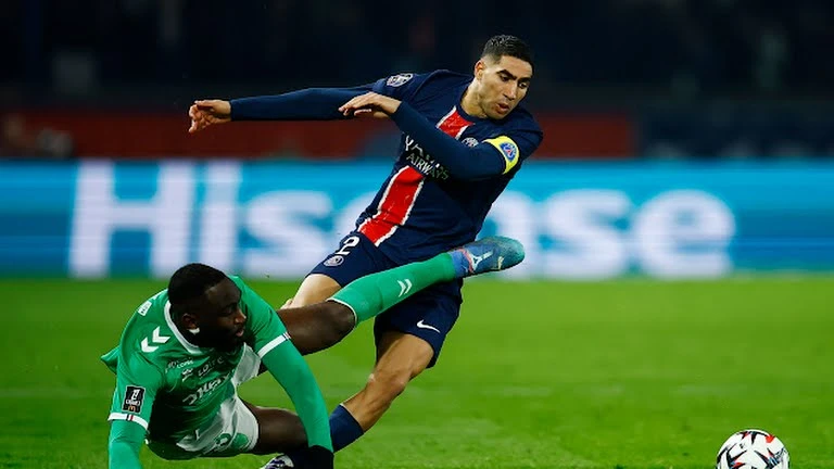 Hakimi cùng PSG không quá vất vả để đánh bại Saint-Etienne