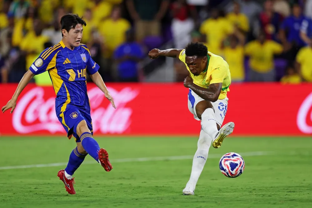 Ulsan Hyundai tỏ ra lép vế trong thất bại 0-1 trước Mamelodi Sundowns. Ảnh: Reuters mdjohcepmvpqheux7ym7hys5yu-3600.jpg