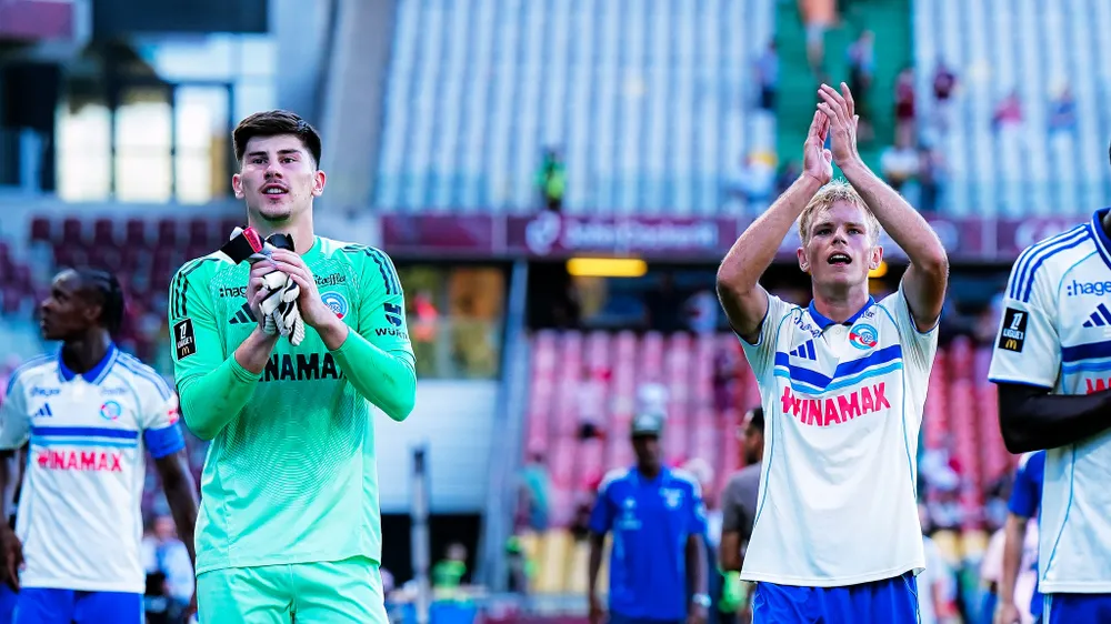 Strasbourg trở thành đội bóng đầu tiên trong năm giải đấu hàng đầu châu Âu có đội hình xuất phát gồm toàn bộ cầu thủ sinh sau năm 2000. Ảnh: Racing Club de Strasbourg Alsace