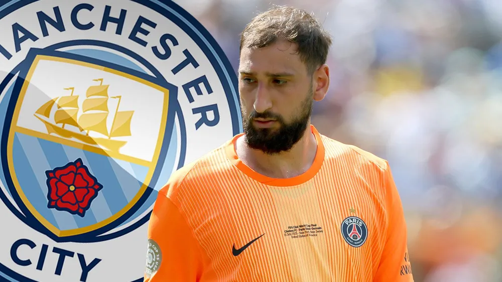 Paris Saint-Germain có thể mắc kẹt với Gianluigi Donnarumma, trong khi Man.City kiên quyết không nhượng bộ. Ảnh: The Sun