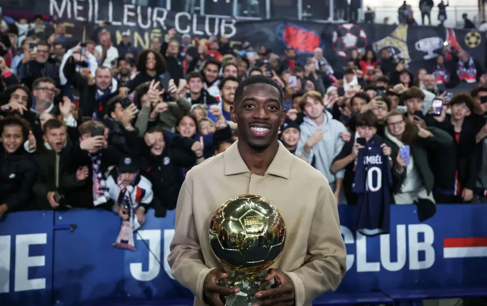 Ousmane Dembele có thể đòi hỏi một mức lương mới cao hơn sau khi giành Quả bóng Vàng 2025. Ảnh: AFP