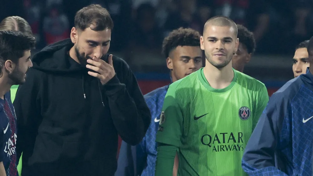 Chevalier thừa nhận khó khăn khi thay thế Donnarumma tại PSG. Ảnh: Getty Images