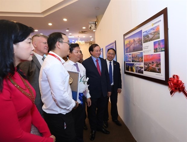 Art photos featuring contemporary life displayed ảnh 1 Art photos featuring contemporary life displayed ảnh 1